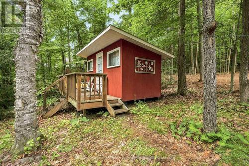 1075 Nanook Lane, Highlands East (Monmouth), ON - Outdoor