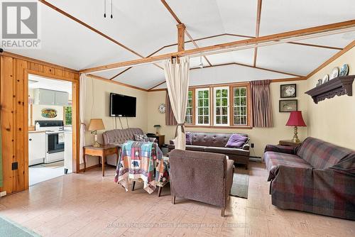 1075 Nanook Lane, Highlands East (Monmouth), ON - Indoor