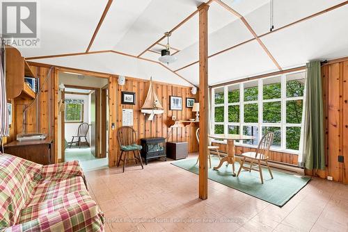 1075 Nanook Lane, Highlands East (Monmouth), ON - Indoor