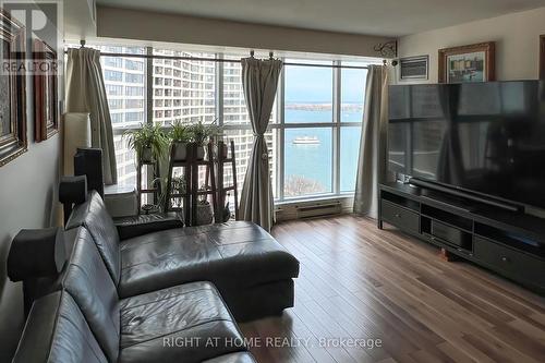 2306 - 77 Harbour Square, Toronto, ON - Indoor Photo Showing Living Room