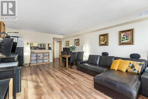 2306 - 77 Harbour Square, Toronto, ON - Indoor Photo Showing Living Room