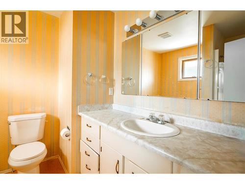 7315 Longacre Drive, Vernon, BC - Indoor Photo Showing Bathroom