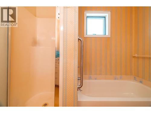 7315 Longacre Drive, Vernon, BC - Indoor Photo Showing Bathroom