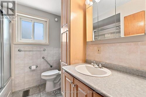 524 Silverthorn Avenue, Toronto, ON - Indoor Photo Showing Bathroom