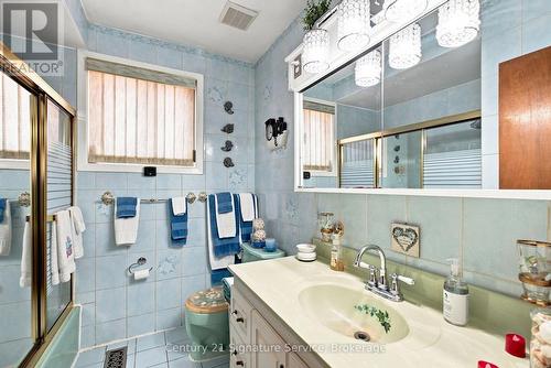 524 Silverthorn Avenue, Toronto, ON - Indoor Photo Showing Bathroom