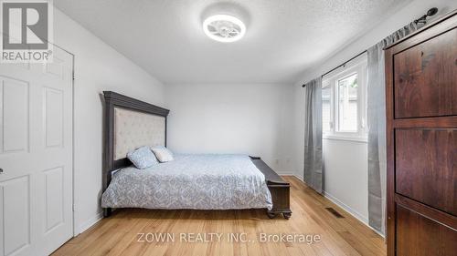 1542 Kirkrow Crescent, Mississauga, ON - Indoor Photo Showing Bedroom
