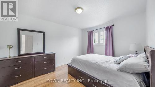 1542 Kirkrow Crescent, Mississauga, ON - Indoor Photo Showing Bedroom