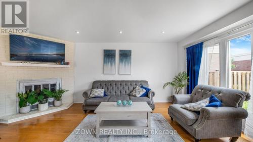 1542 Kirkrow Crescent, Mississauga, ON - Indoor Photo Showing Living Room With Fireplace