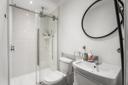 Bathroom - 5200 Av. De Westbury, Montréal (Côte-Des-Neiges/Notre-Dame-De-Grâce), QC - Indoor Photo Showing Bathroom