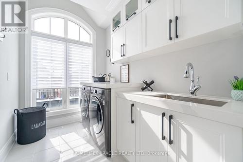6 Stokes Drive, King, ON - Indoor Photo Showing Laundry Room
