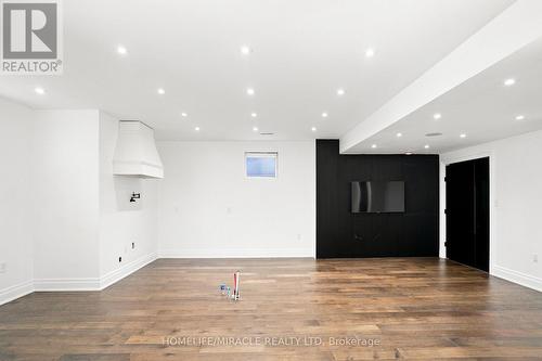 6 Stokes Drive, King, ON - Indoor Photo Showing Other Room