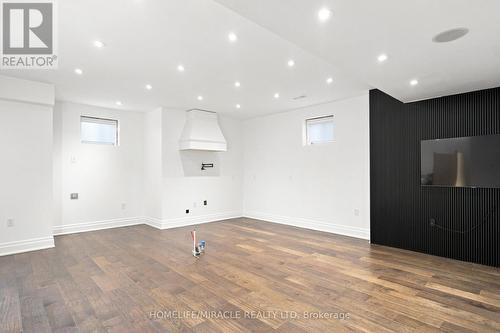 6 Stokes Drive, King, ON - Indoor Photo Showing Other Room