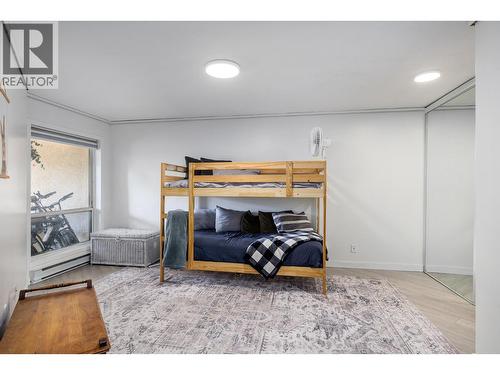 709 Houghton Road Unit# 315, Kelowna, BC - Indoor Photo Showing Living Room