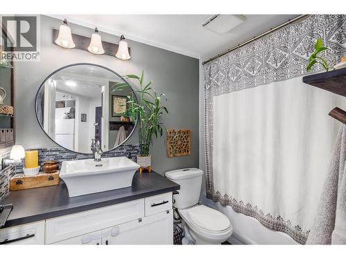 709 Houghton Road Unit# 315, Kelowna, BC - Indoor Photo Showing Bathroom