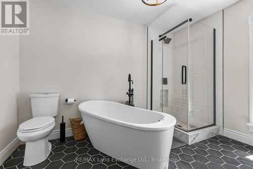 581 Queen Street, Kincardine, ON - Indoor Photo Showing Bathroom