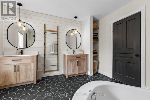 581 Queen Street, Kincardine, ON - Indoor Photo Showing Bathroom