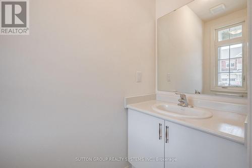 59 Hager Crek Terrace, Hamilton, ON - Indoor Photo Showing Bathroom
