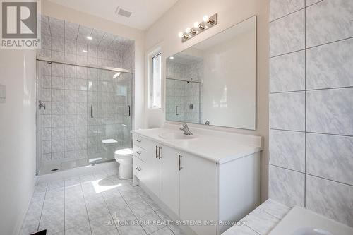 59 Hager Crek Terrace, Hamilton, ON - Indoor Photo Showing Bathroom