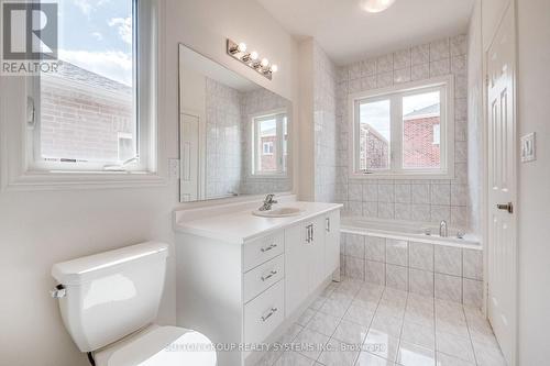 59 Hager Crek Terrace, Hamilton, ON - Indoor Photo Showing Bathroom