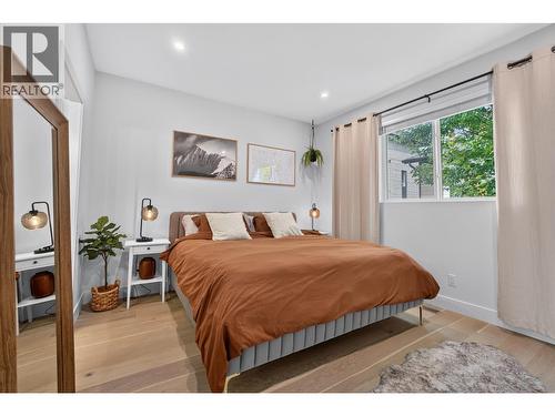 945 Borden Avenue Unit# 1, Kelowna, BC - Indoor Photo Showing Bedroom