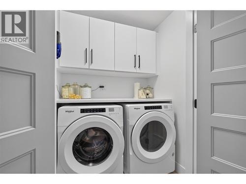 945 Borden Avenue Unit# 1, Kelowna, BC - Indoor Photo Showing Laundry Room