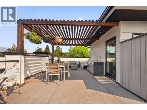 945 Borden Avenue Unit# 1, Kelowna, BC - Outdoor With Deck Patio Veranda With Exterior