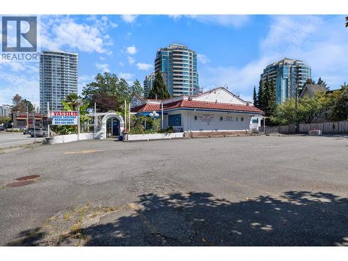 6558 Kingsway, Burnaby, BC - Outdoor