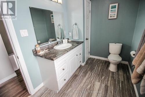 7104 Sixth Line Road W, Centre Wellington, ON - Indoor Photo Showing Bathroom