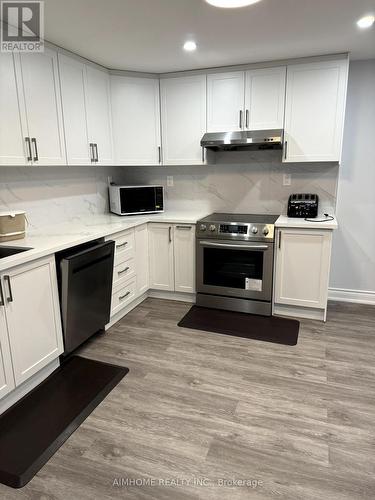 1442 Monaghan Circle, Mississauga, ON - Indoor Photo Showing Kitchen