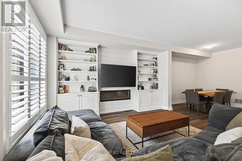 26 Granite Ridge Trail, Hamilton, ON - Indoor Photo Showing Living Room
