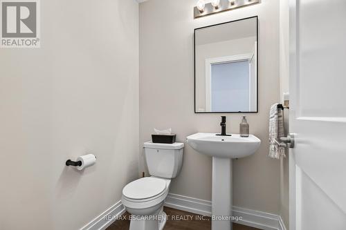 26 Granite Ridge Trail, Hamilton, ON - Indoor Photo Showing Bathroom