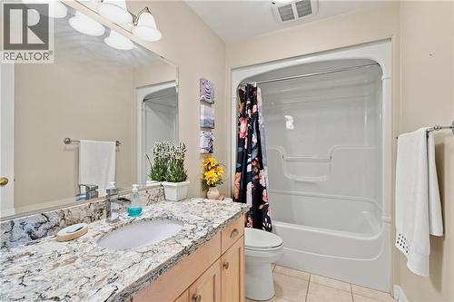 1069 Beach Boulevard, Hamilton, ON - Indoor Photo Showing Bathroom