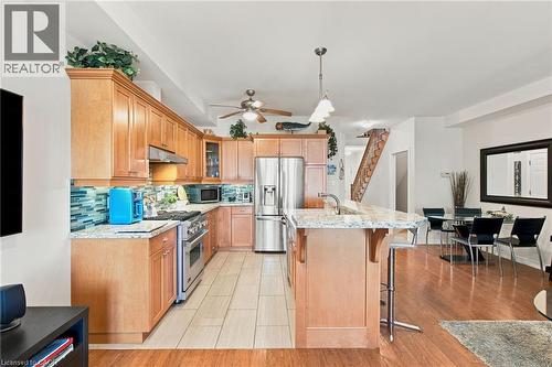 1069 Beach Boulevard, Hamilton, ON - Indoor Photo Showing Kitchen