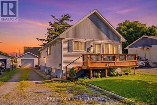 9 CAMBRIDGE AVENUE  St. Catharines (Secord Woods), ON L2P 1W6