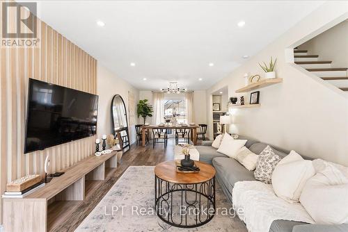 154 Beach Road, Georgina (Keswick North), ON - Indoor Photo Showing Living Room