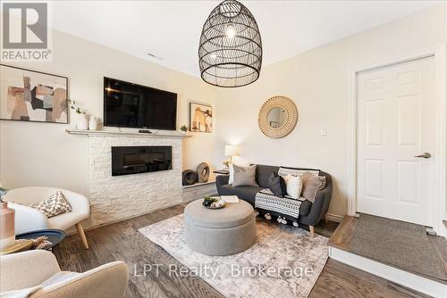 154 Beach Road, Georgina (Keswick North), ON - Indoor Photo Showing Living Room With Fireplace