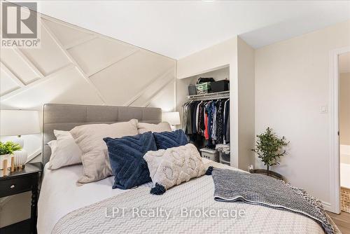 154 Beach Road, Georgina (Keswick North), ON - Indoor Photo Showing Bedroom