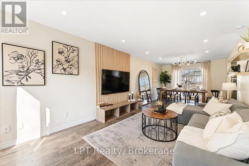 154 Beach Road, Georgina (Keswick North), ON - Indoor Photo Showing Living Room