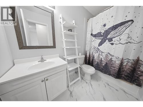 8406 86 Avenue, Fort St. John, BC - Indoor Photo Showing Bathroom