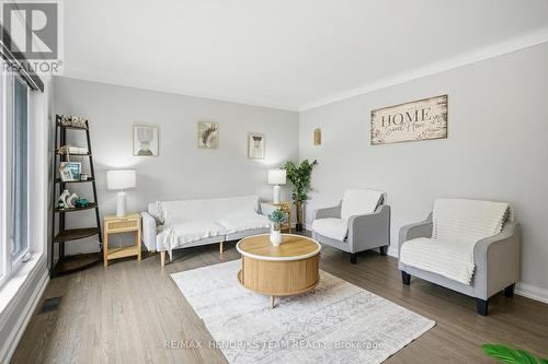 32 Hanson Drive, St. Catharines (Bunting/Linwell), ON - Indoor Photo Showing Bedroom