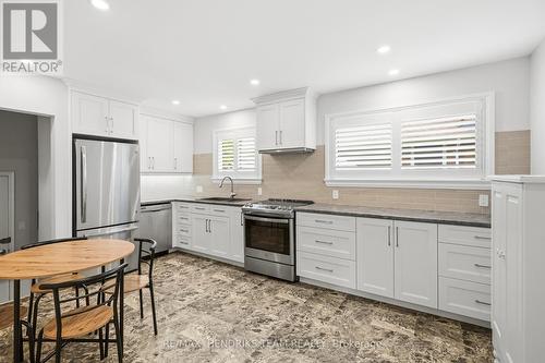 32 Hanson Drive, St. Catharines (Bunting/Linwell), ON - Indoor Photo Showing Kitchen With Stainless Steel Kitchen With Upgraded Kitchen