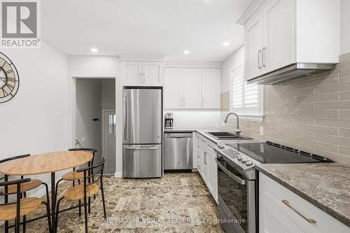 32 Hanson Drive, St. Catharines (Bunting/Linwell), ON - Indoor Photo Showing Kitchen With Stainless Steel Kitchen With Double Sink With Upgraded Kitchen