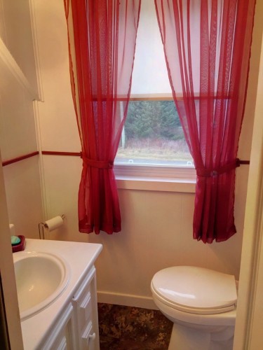Powder room - 32 Av. Duret, Paspébiac, QC - Indoor Photo Showing Bathroom