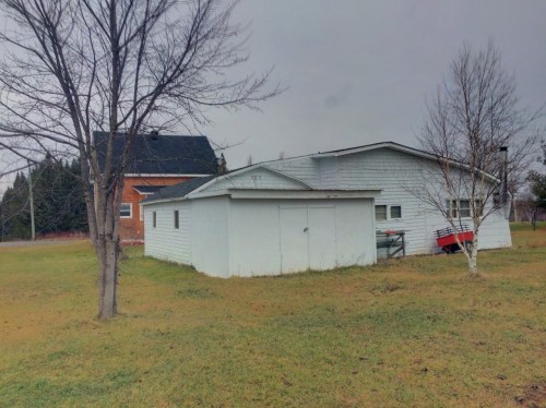 Garage - 32 Av. Duret, Paspébiac, QC - Outdoor