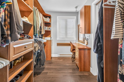 Closet - 16A  - 16B Route De Duchesnay, Sainte-Catherine-De-La-Jacques-Cartier, QC - Indoor With Storage