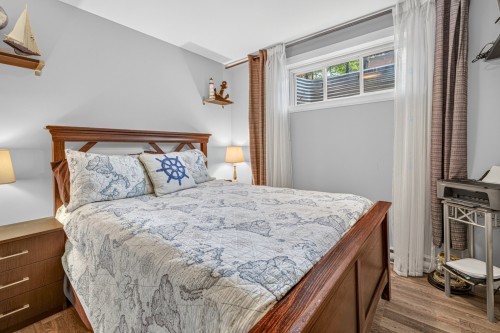 Bedroom - 16A  - 16B Route De Duchesnay, Sainte-Catherine-De-La-Jacques-Cartier, QC - Indoor Photo Showing Bedroom