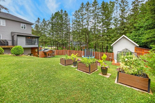 Courtyard - 16A  - 16B Route De Duchesnay, Sainte-Catherine-De-La-Jacques-Cartier, QC - Outdoor