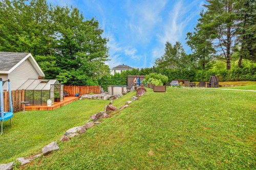 Courtyard - 16A  - 16B Route De Duchesnay, Sainte-Catherine-De-La-Jacques-Cartier, QC - Outdoor With Backyard