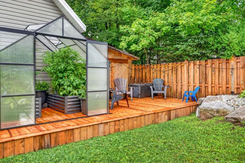 Courtyard - 16A  - 16B Route De Duchesnay, Sainte-Catherine-De-La-Jacques-Cartier, QC - Outdoor With Deck Patio Veranda