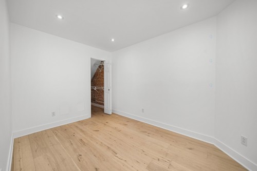 Chambre à coucher - 352 Boul. St-Joseph O., Montréal (Le Plateau-Mont-Royal), QC - Indoor Photo Showing Other Room